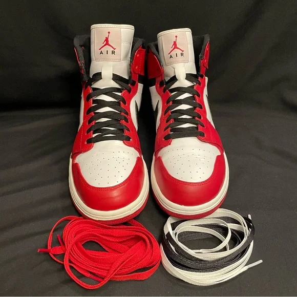 Air Jordan 1 Retro Chicago 2013 - Picture 5 of 13